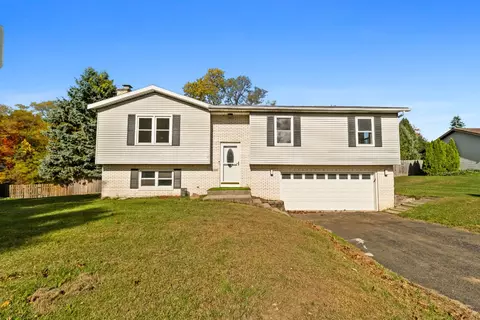 6428 Hearthstone Ln, Erie, PA 16505