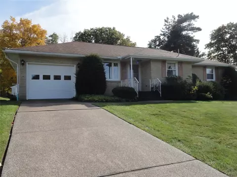 2041 W 51st St, Erie, PA 16509