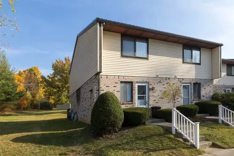 5299 Countryside Dr, Erie, PA 16511