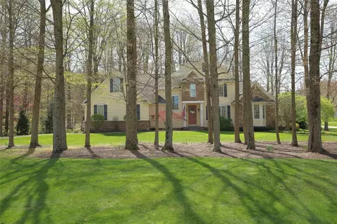 235 Edgewater Cir, Erie, PA 16509