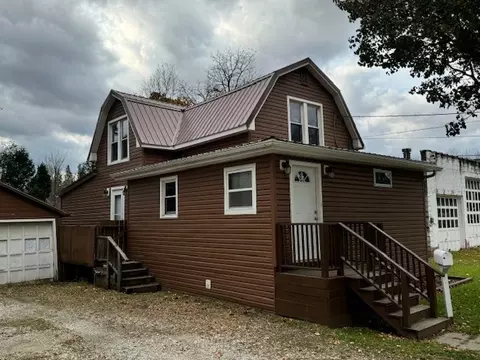 16 Perry St, Union City, PA 16438