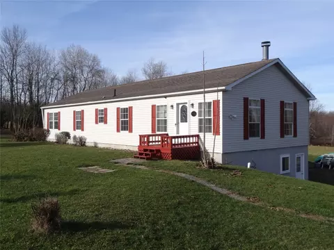 32882 Three Bridges Rd, Centerville, PA 16404