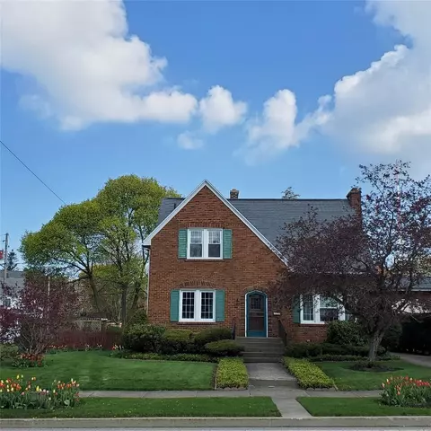 110 W 38th St, Erie, PA 16508