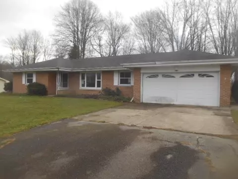 104 Plateau Dr, Conneautville, PA 16406