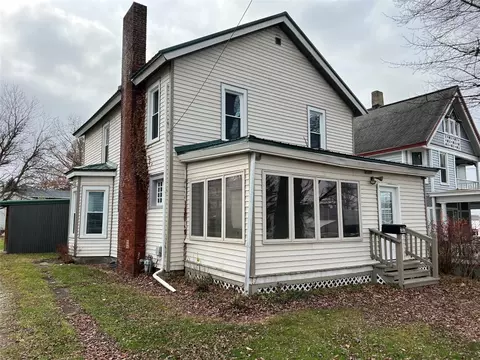 207 Beach Ave, Cambridge Springs, PA 16403