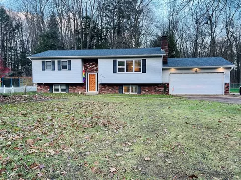861 East St, Waterford, PA 16441