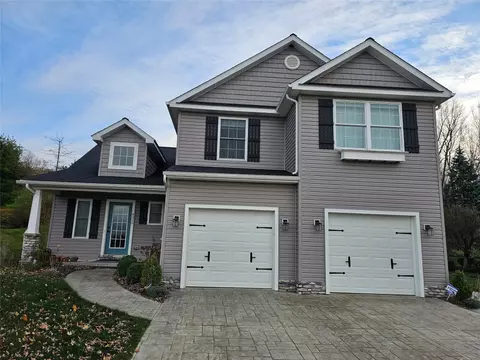 4325 Maple Grove Dr, Erie, PA 16510