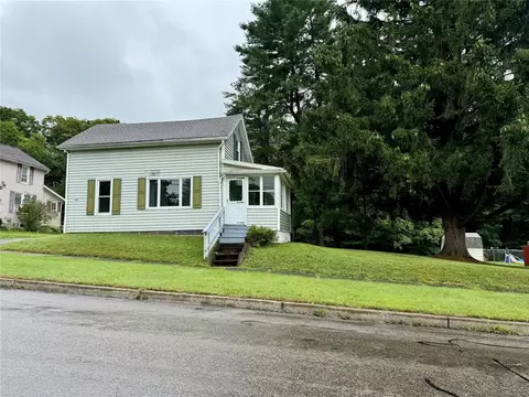 631 S Center St, Corry, PA 16407