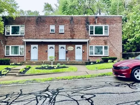 121 Moorehead St, Erie, PA 16508