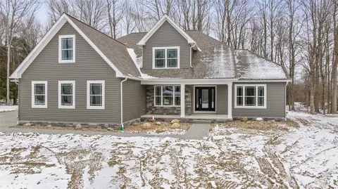 6481 Berry Trl #82, Fairview, PA 16415