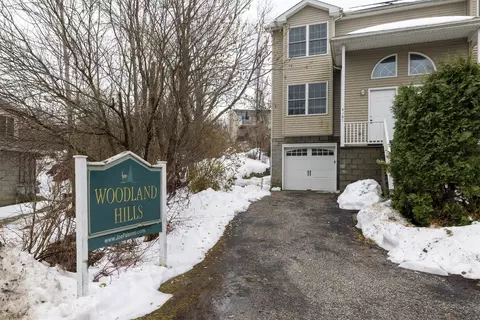 4167 Wood Hills Dr #C52, Erie, PA 16510