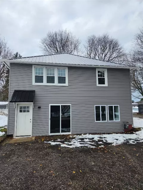 2460 N Mill St, North East, PA 16428