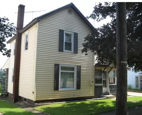 17 Grove St, Corry, PA 16407