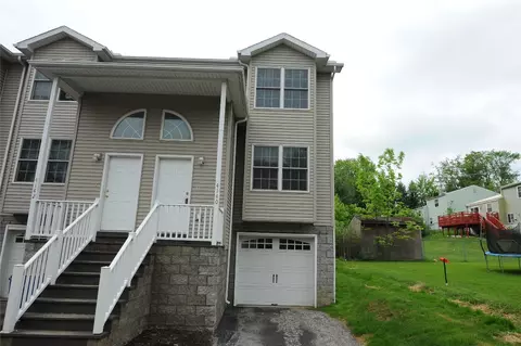 4140 Wood Hills Dr #C44, Erie, PA 16510