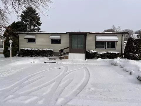 2723 Echo Ln, Erie, PA 16506