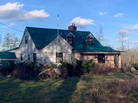 9236 Gehrton Rd, Conneaut Lake, PA 16316