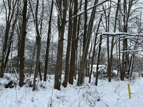 Susquehanna And Woodmont Drive, Meadville, PA 16335