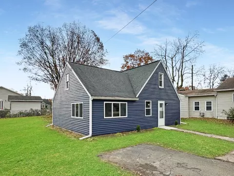 2647 W 24th St, Erie, PA 16506