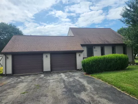 202 Stonehaven Dr, Edinboro, PA 16412