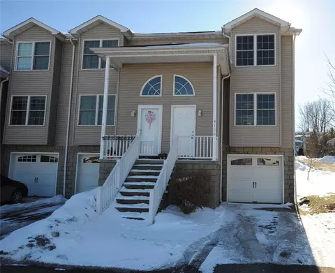 4139 Wood Hills Dr #C1, Erie, PA 16510