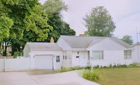 938 Michigan Blvd, Erie, PA 16505