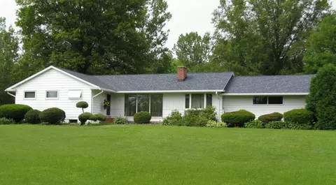 121 Hilltop Rd, Edinboro, PA 16412