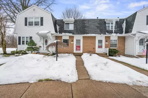 1143 Apple Tree Ln, Erie, PA 16509
