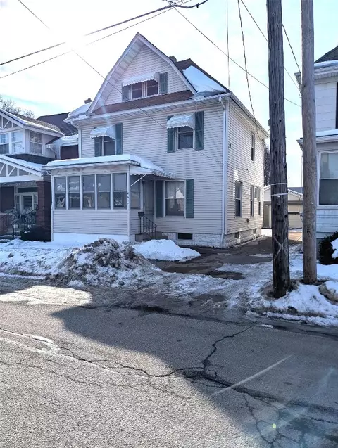 2612 Plum St, Erie, PA 16508