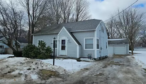 1552 Garloch Dr, Erie, PA 16505