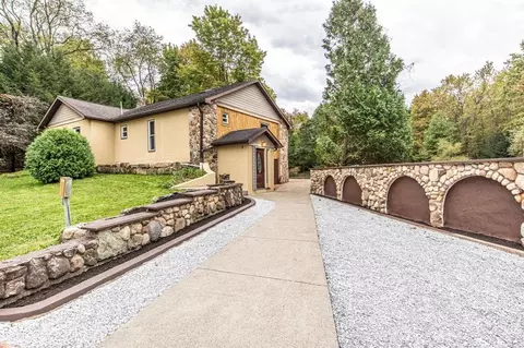 13885 Pont Rd, Springboro, PA 16435