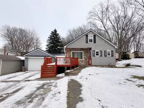 208 S Lake St, North East, PA 16428