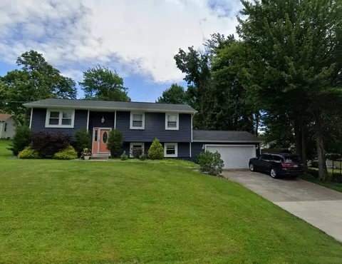 3243 W 39th St, Millcreek, PA 16506