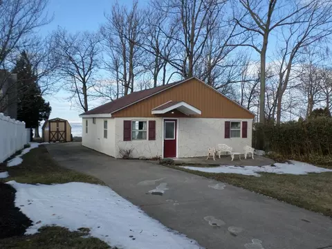 12486 E Lake Rd, North East, PA 16428