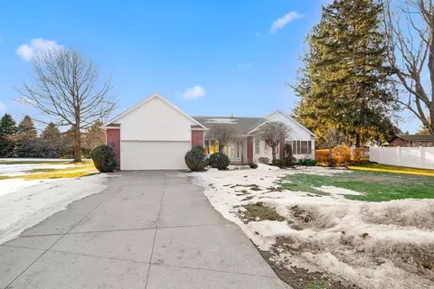 2938 Hanna Dr, Fairview, PA 16415