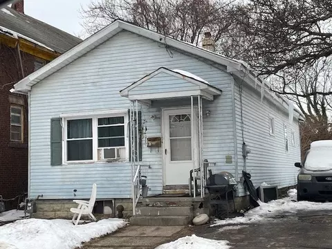 738 E 9th St, Erie, PA 16503