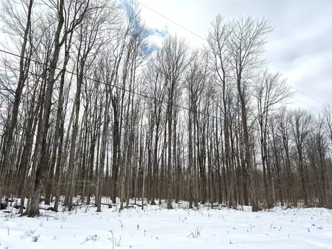 12561 Old Albion Rd, Albion, PA 16401