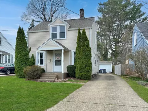 426 Roslyn Ave, Erie, PA 16505