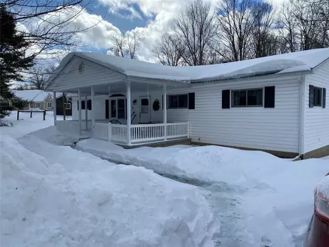 2155 Elk Creek Rd, Waterford, PA 16441