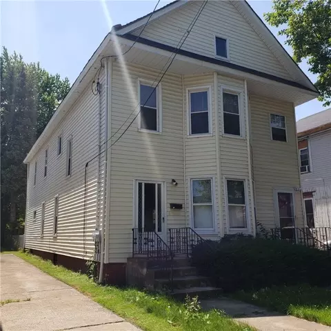 525 E 3110 E 11th Holland St, Erie, PA 16503