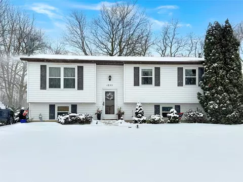 1833 E 33rd St, Erie, PA 16510
