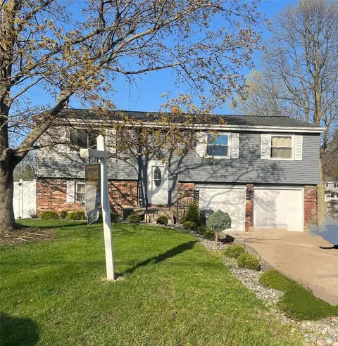 1121 Aris Dr, Millcreek, PA 16505