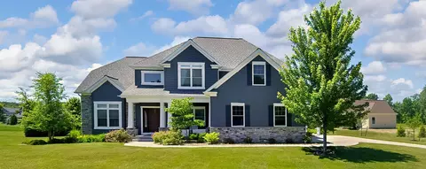 5372 Bear Run Cir, Fairview, PA 16415