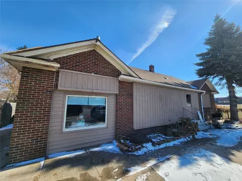 2417 Peninsula Dr, Erie, PA 16506