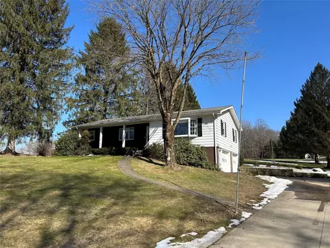 15766 Wagner Dr, Meadville, PA 16335