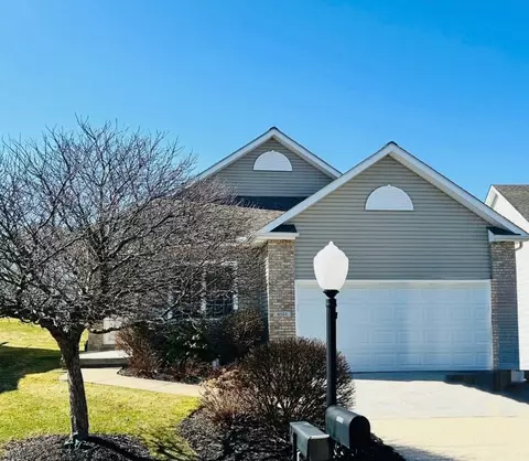 6510 Meadowland Cir, Erie, PA 16509