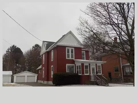 35 Robinson St, North East, PA 16428