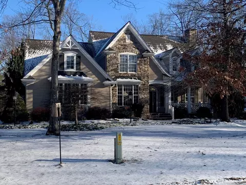 515 Shadow Oaks Dr, Meadville, PA 16335