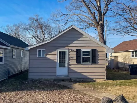 3152 Bank Dr, Erie, PA 16505