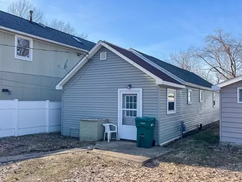 3156 Bank Dr, Erie, PA 16505