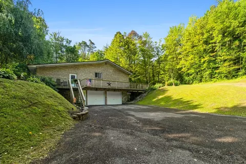 8710 Perry Hwy, Erie, PA 16509